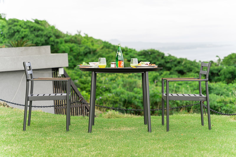 KAIS ダイニングテーブル IKASAS OUTDOOR COLLECTION Meuble